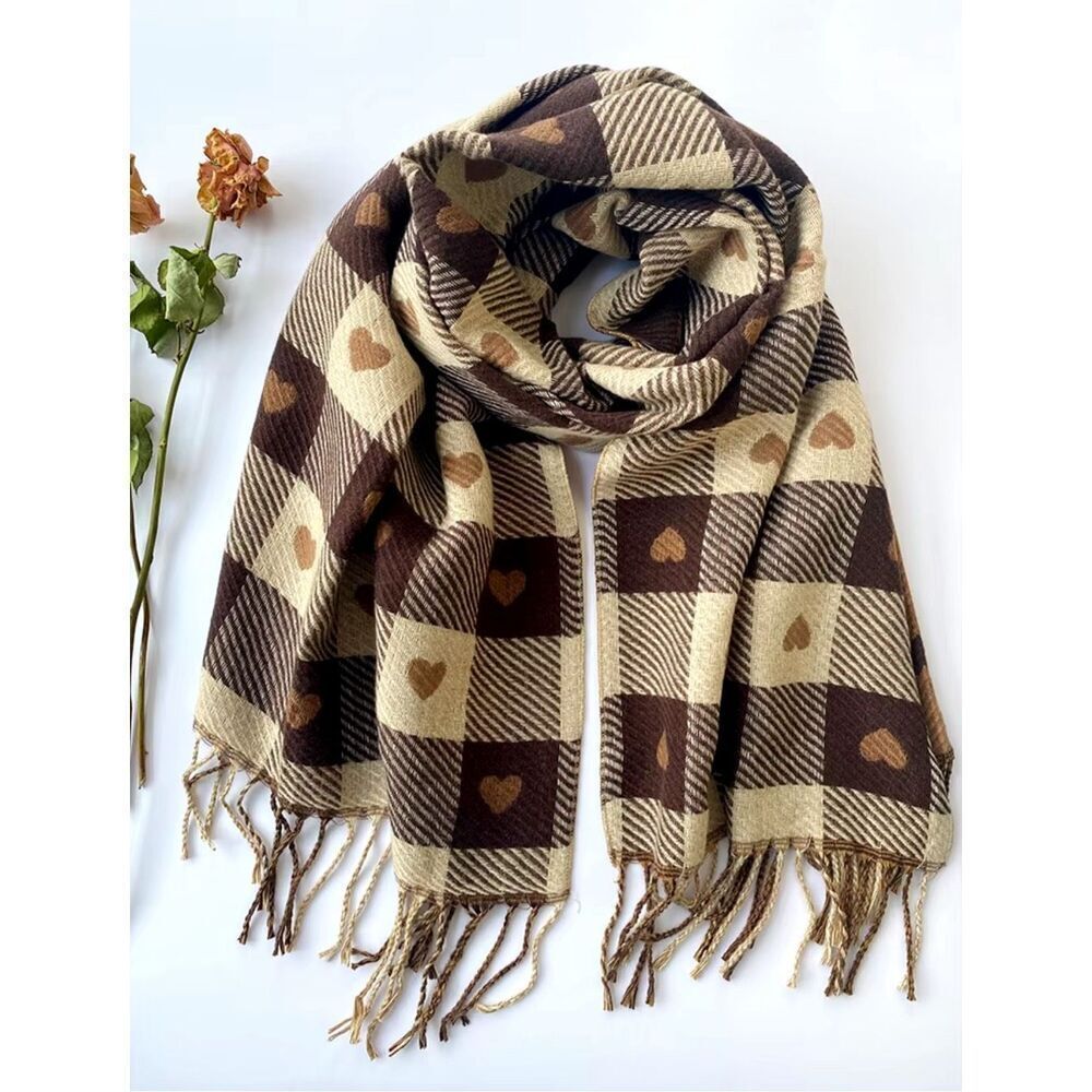 Brown heart detailed checkerboard scarf